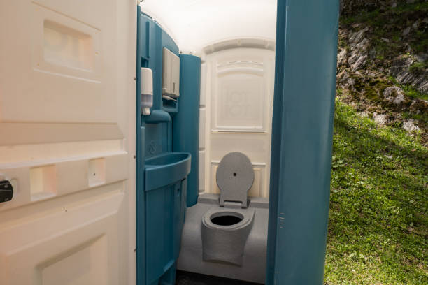 Best Porta potty delivery and setup  in Woody, WA